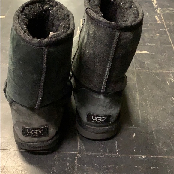UGG Shoes - Size 8 Black UGG Boots